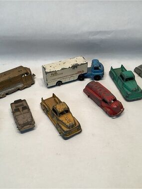 8 Tootsie Toy Lesney Matchbox Lot Pick Up Fire Truck Sedan Jeep Ice Cream Truck